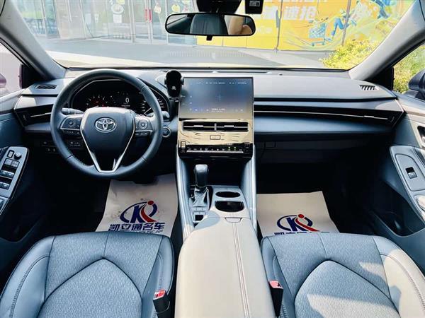 亚洲龙 2023款 2.5L 豪华版