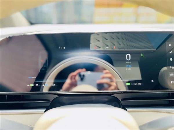 岚图梦想家 2024款 PHEV 超长续航尊贵版