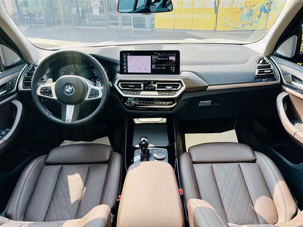 宝马X3 2022款 xDrive30i 领先型 M曜夜套装
