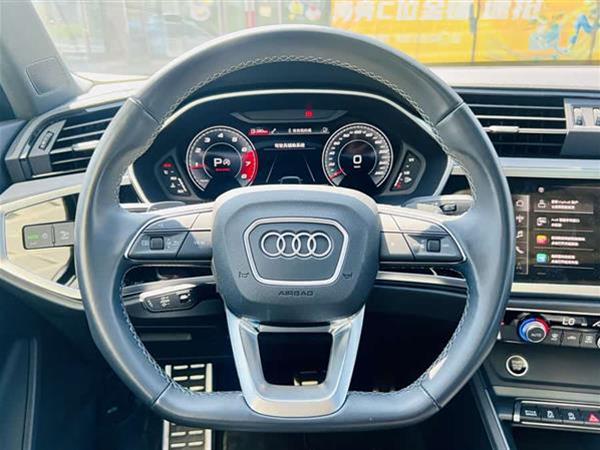 奥迪Q3 2024款 40 TFSI 时尚动感型