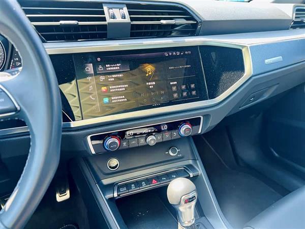 奥迪Q3 2024款 40 TFSI 时尚动感型