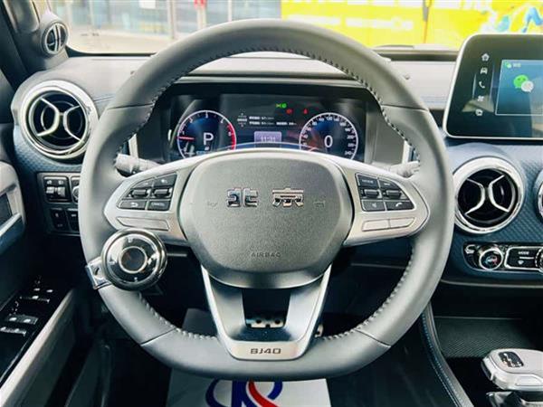 北京越野BJ40 2024款 2.0D 刀锋英雄荣耀版