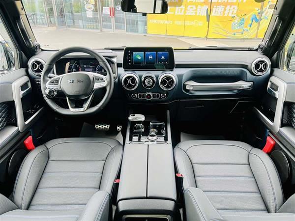 北京越野BJ40 2024款 2.0D 刀锋英雄荣耀版