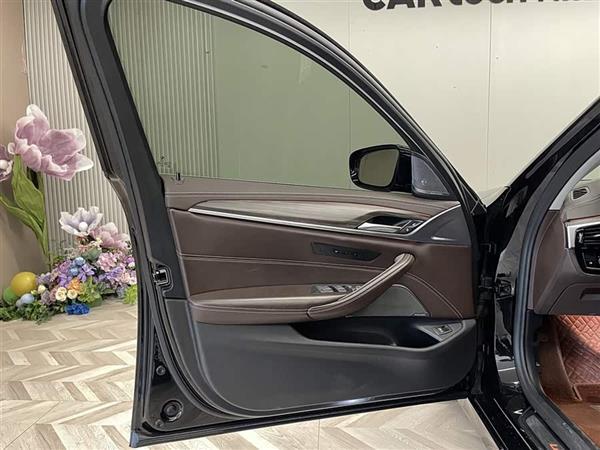 宝马5系 2020款 530Li 领先型 豪华套装