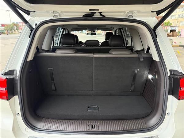 荣威RX8 2019款 30T 智联网两驱超群旗舰版