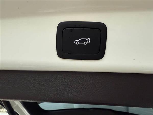 荣威RX8 2019款 30T 智联网两驱超群旗舰版