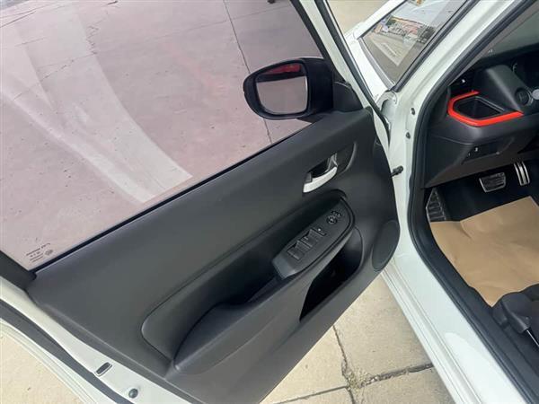 飞度 2021款 1.5L CVT潮跑版