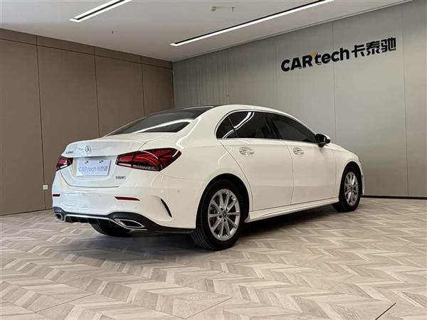 奔驰A级 2022款 改款 A 200 L 运动轿车时尚型
