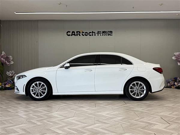 奔驰A级 2022款 改款 A 200 L 运动轿车时尚型