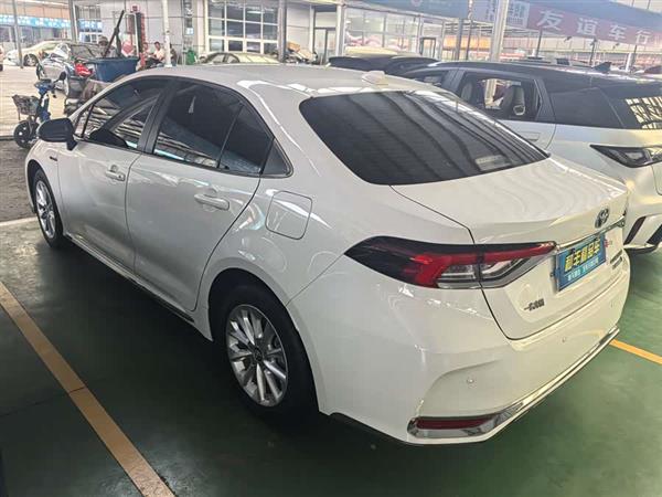 卡罗拉 2021款 双擎 1.8L E-CVT精英版