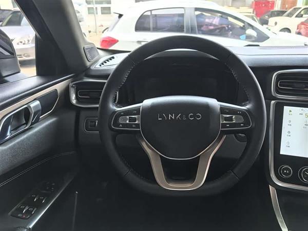 领克01 2017款 2.0T 两驱型Pro版