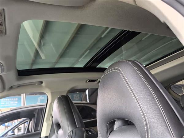 领克01 2017款 2.0T 两驱型Pro版