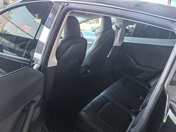 Model Y 2022款 长续航全轮驱动版