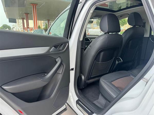 奥迪Q3 2018款 30周年年型 30 TFSI 时尚型