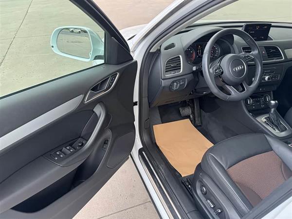 奥迪Q3 2018款 30周年年型 30 TFSI 时尚型