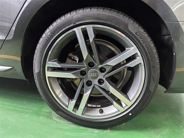 奥迪A4L 2020款 40 TFSI 豪华动感型