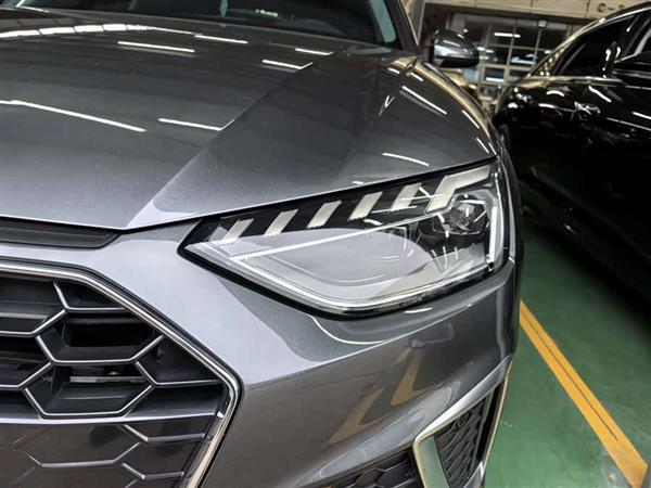 奥迪A4L 2020款 40 TFSI 豪华动感型