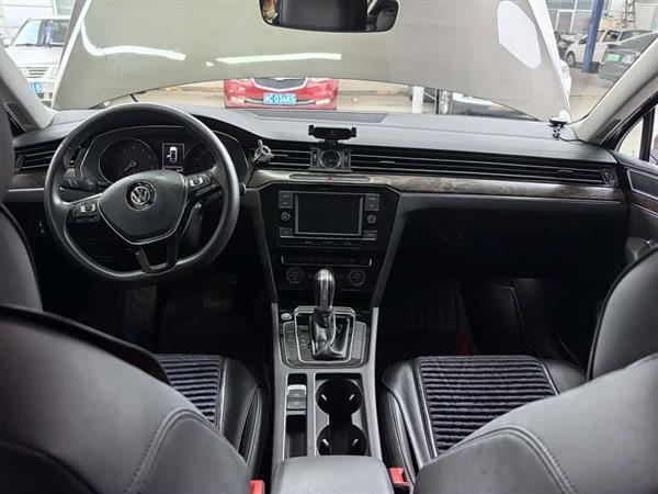 迈腾 2018款 改款 330TSI DSG 豪华型