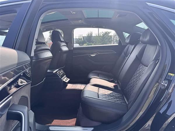 奥迪A8 2021款 A8L 50 TFSI quattro 舒适型