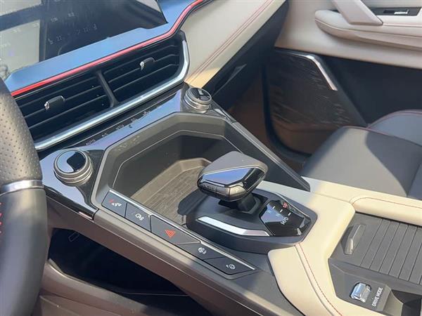 领克06 2020款 1.5T 耀Halo