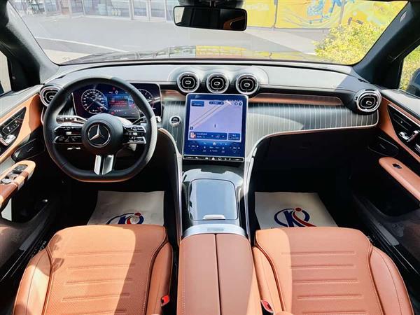 奔驰GLC 2023款 改款 GLC 260 L 4MATIC 豪华型 5座