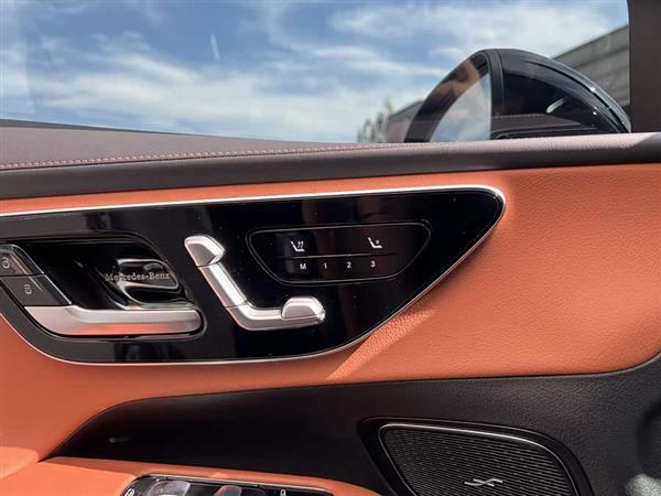 奔驰GLC 2023款 改款 GLC 260 L 4MATIC 豪华型 5座