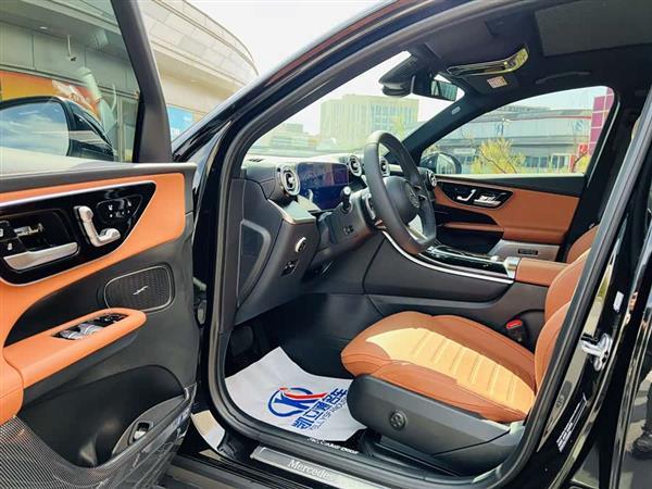 奔驰GLC 2023款 改款 GLC 260 L 4MATIC 豪华型 5座