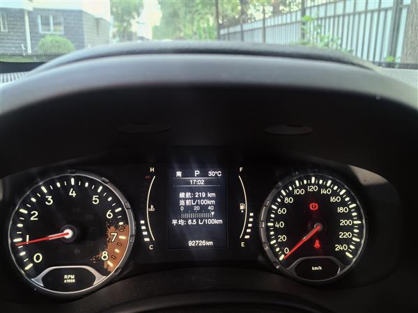 Jeep 自由侠 2017款  180T 自动劲能版