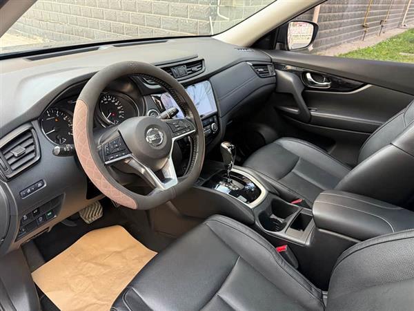 奇骏 2020款 2.0L XL ITS CVT 2WD智联舒适版