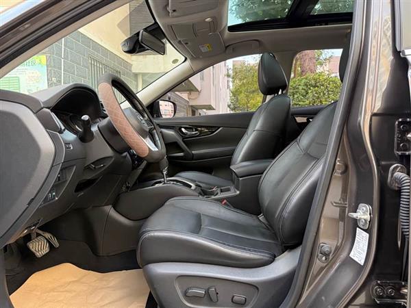 奇骏 2020款 2.0L XL ITS CVT 2WD智联舒适版