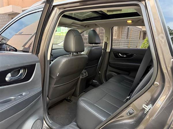 奇骏 2020款 2.0L XL ITS CVT 2WD智联舒适版