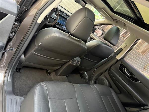 奇骏 2020款 2.0L XL ITS CVT 2WD智联舒适版