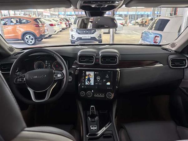 领克02 2021款 1.5TD DCT两驱劲Plus