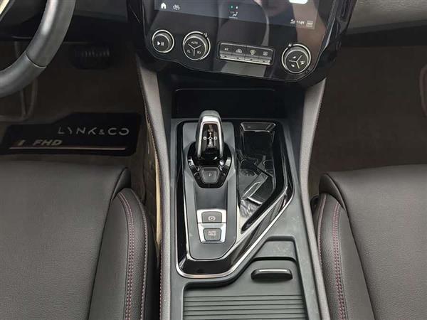 领克02 2021款 1.5TD DCT两驱劲Plus