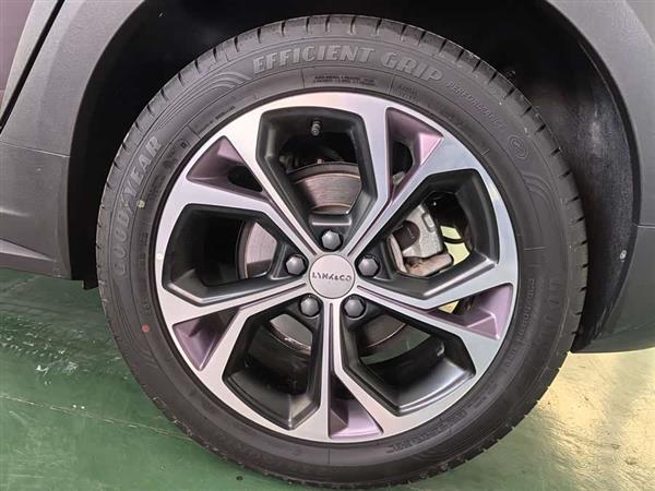 领克02 2021款 1.5TD DCT两驱劲Plus