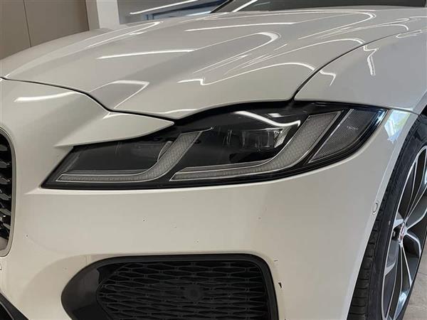 捷豹XFL 2021款 XFL 2.0T P250 两驱精英运动版