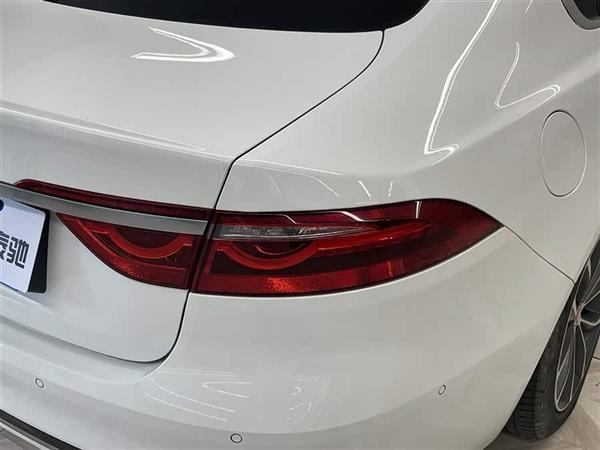 捷豹XFL 2021款 XFL 2.0T P250 两驱精英运动版