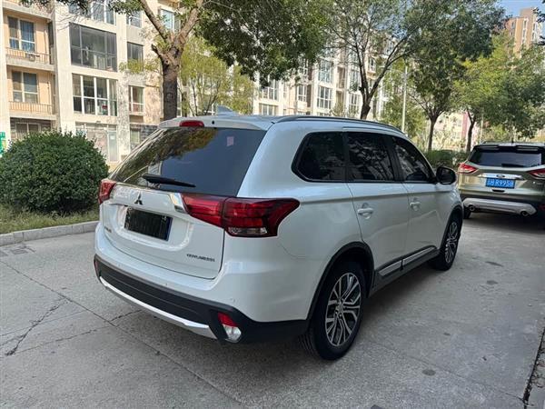 欧蓝德 2018款 2.0L 两驱荣耀版 5座