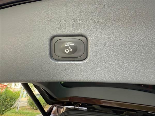 撼路者 2016款 2.0T 汽油自动四驱旗舰版