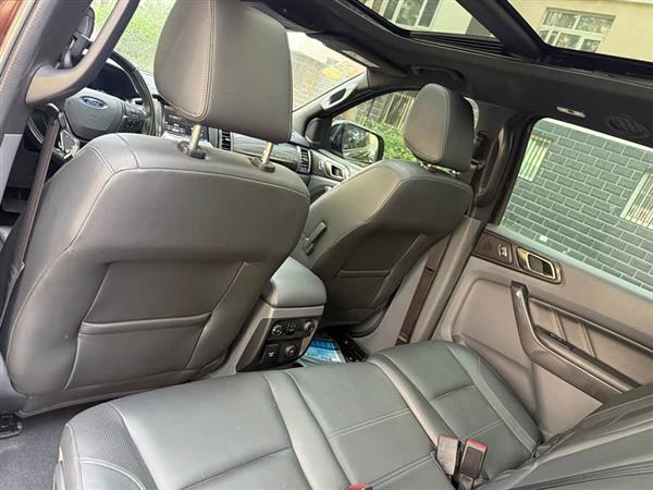 撼路者 2016款 2.0T 汽油自动四驱旗舰版