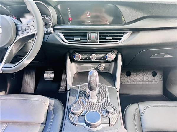 Stelvio斯坦维 2017款 2.0T 200HP 精英版