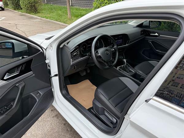 速腾 2022款 200TSI DSG超越版