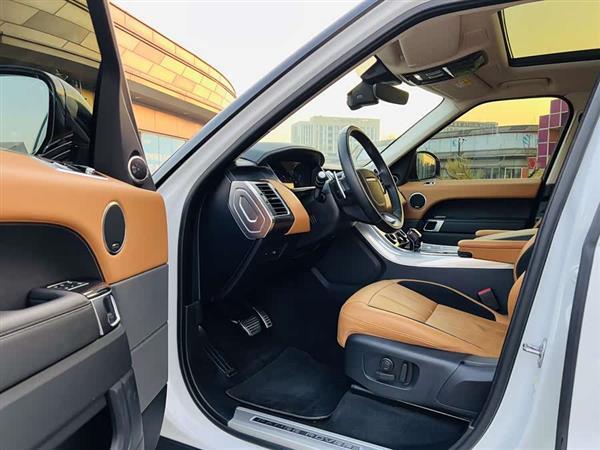 揽胜运动 2022款 3.0 L6 耀黑版