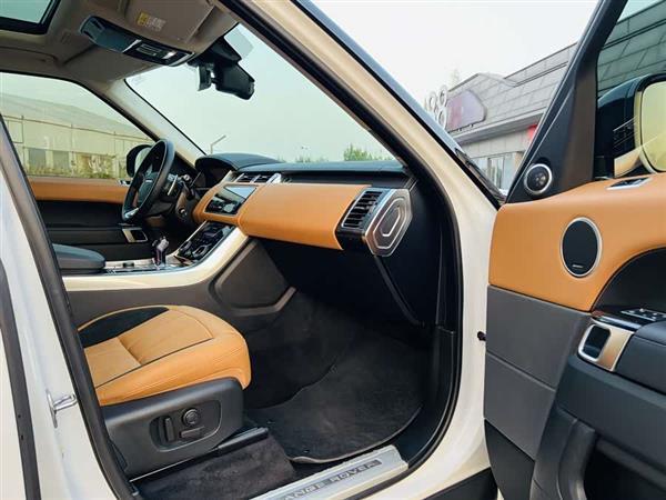 揽胜运动 2022款 3.0 L6 耀黑版