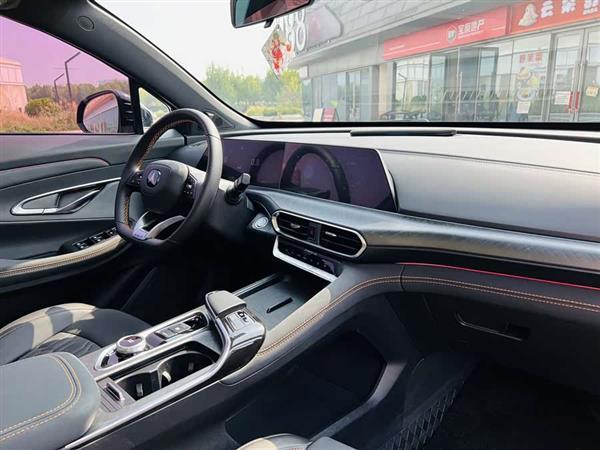 长安UNI-T 2022款 1.5T 尊贵型