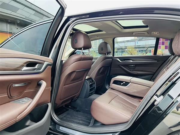 宝马5系新能源 2020款 里程升级版 530Le 豪华套装