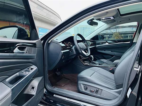 帕萨特 2023款 330TSI 星空精英版