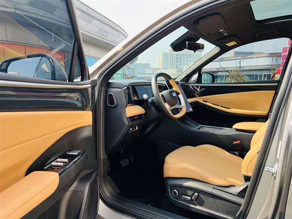 银河L7 2024款 1.5T 115km MAX  龙腾版