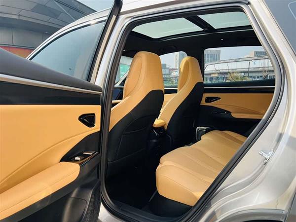 银河L7 2024款 1.5T 115km MAX  龙腾版