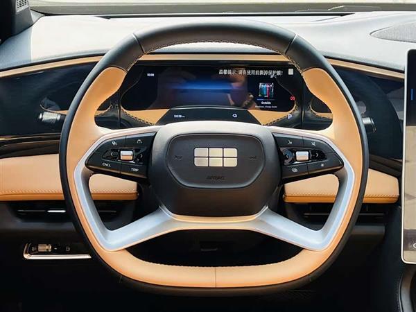 银河L7 2024款 1.5T 115km MAX  龙腾版